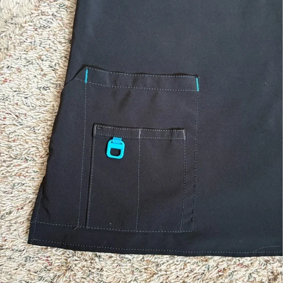 Carhartt Black Scrub Top with Teal Stitching Size Medium - Picture 3 of 7